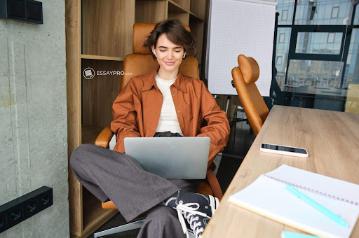 5 Profitable Side Hustles for College Students That Require Zero Investment