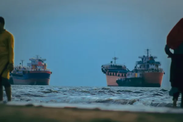 Which Is the Best Shipping Option from the USA to India: Sea or Air?