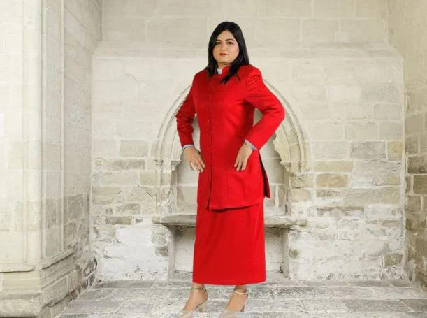 Look Graceful in Your Women Clergy Dress This Sunday