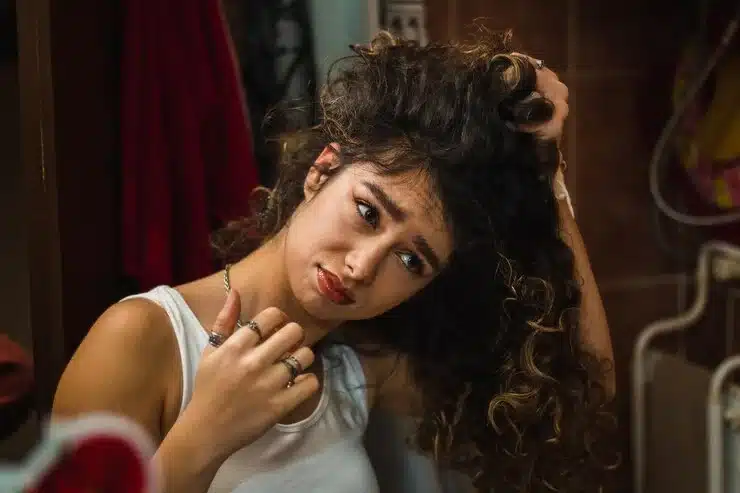 Redefining Hair Fashion: The Rise of Lace Wigs and Highlighted Styles