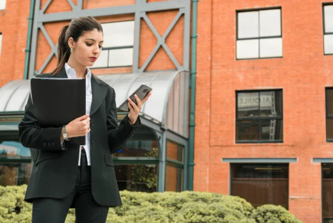 What Are Business Mobiles and How Do They Work in the UK